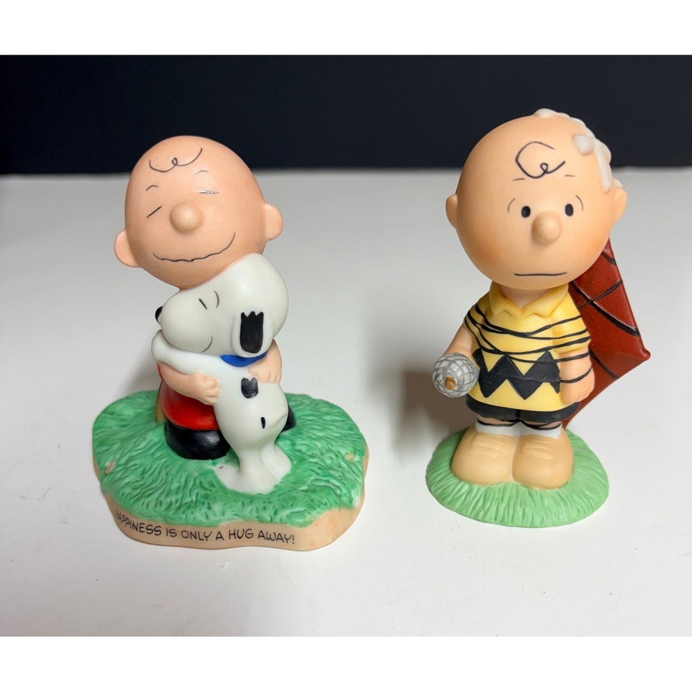 Peanuts Charlie Brown Snoopy Figurines Hug Away Kite Set of 2 Schulz Comic
